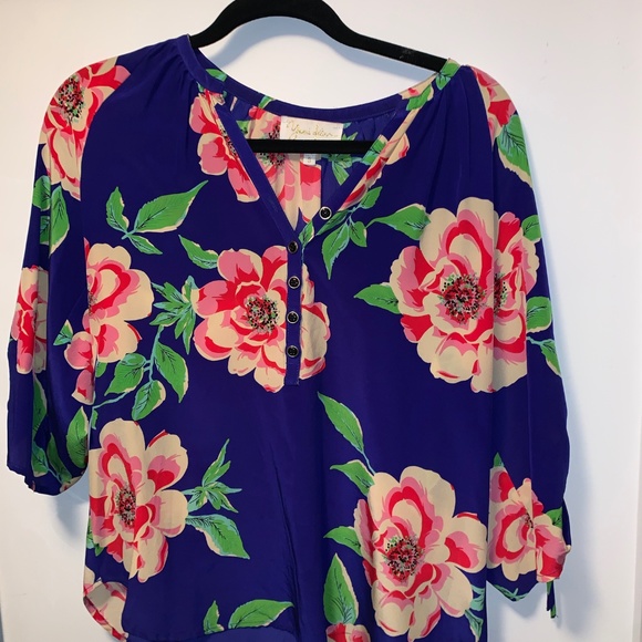Yummi Kim Blue Blouse with Floral Design - Picture 2 of 3